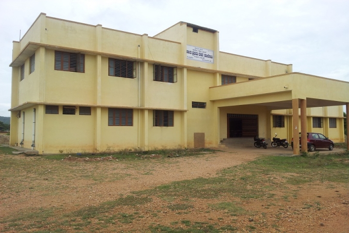https://cache.careers360.mobi/media/colleges/social-media/media-gallery/22925/2020/3/7/College Building View of Government First Grade College Gundlupet_Campus-View.jpg